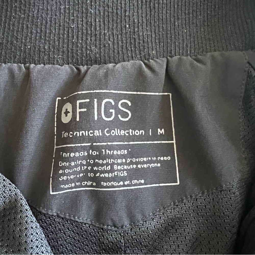 Figs Women’s Sydney Scrub Full Zip Jacket Black Technical Nurse Size Medium - Picture 2 of 8